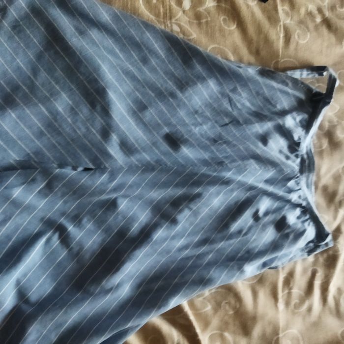 Vendo saia midi azul