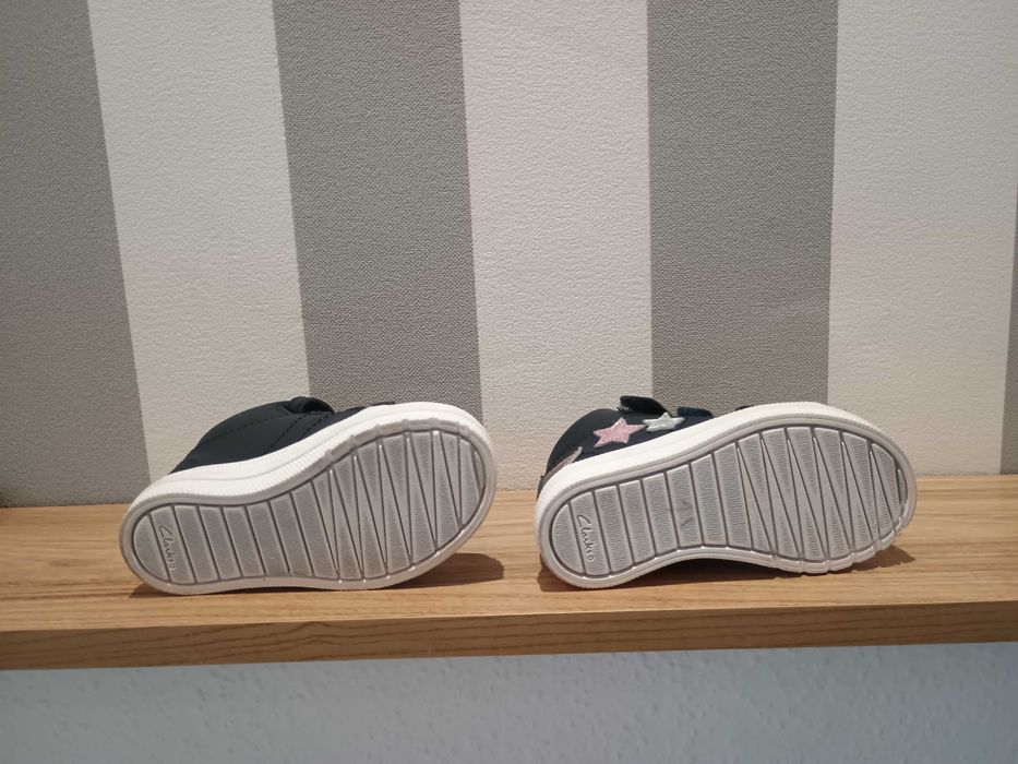 Buty dziecięce rzepy skóra Clarks 20