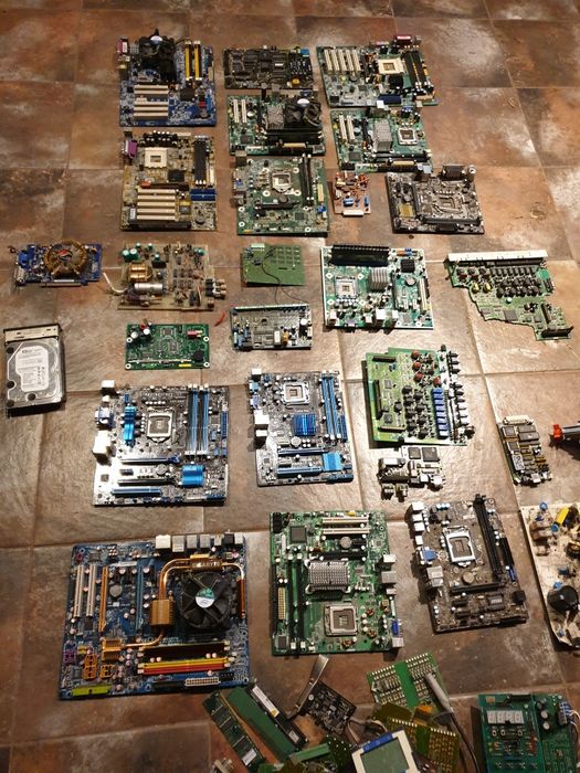 Sprzedam zestaw płyt głównych z komputerów stacjonarnych
