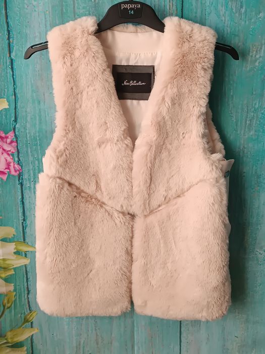 Меховая безрукавка для девочки. рост 146-152 см