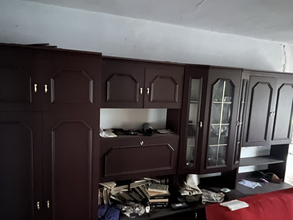 Шафа, сервант, стінка