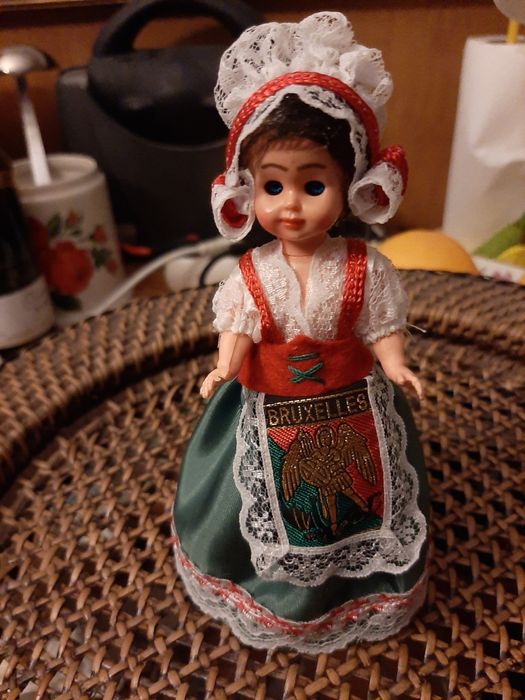 Boneca Vintage Souvenir Bruxelas. Nova.