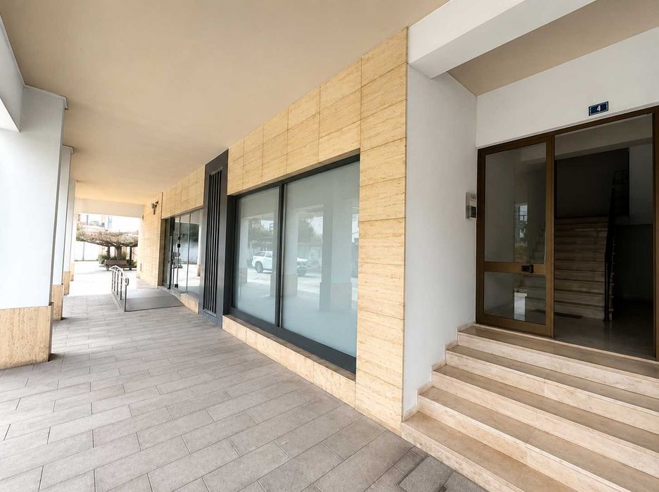 Loja e Espaço Comercial com 360 m² no Centro Histórico de Góis - Excelente Oportunidade de Investimento
