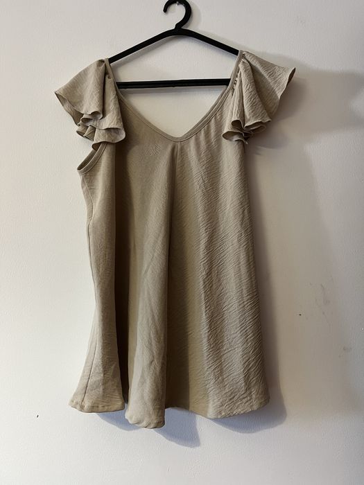 Camisola senhora bege de alças c/ folho nos ombros efeito fluido tamXL