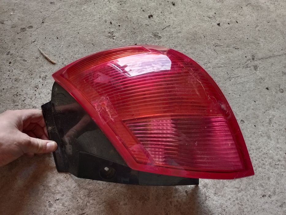 Фара задня права мітсубіші колби Mitsubishi Colt