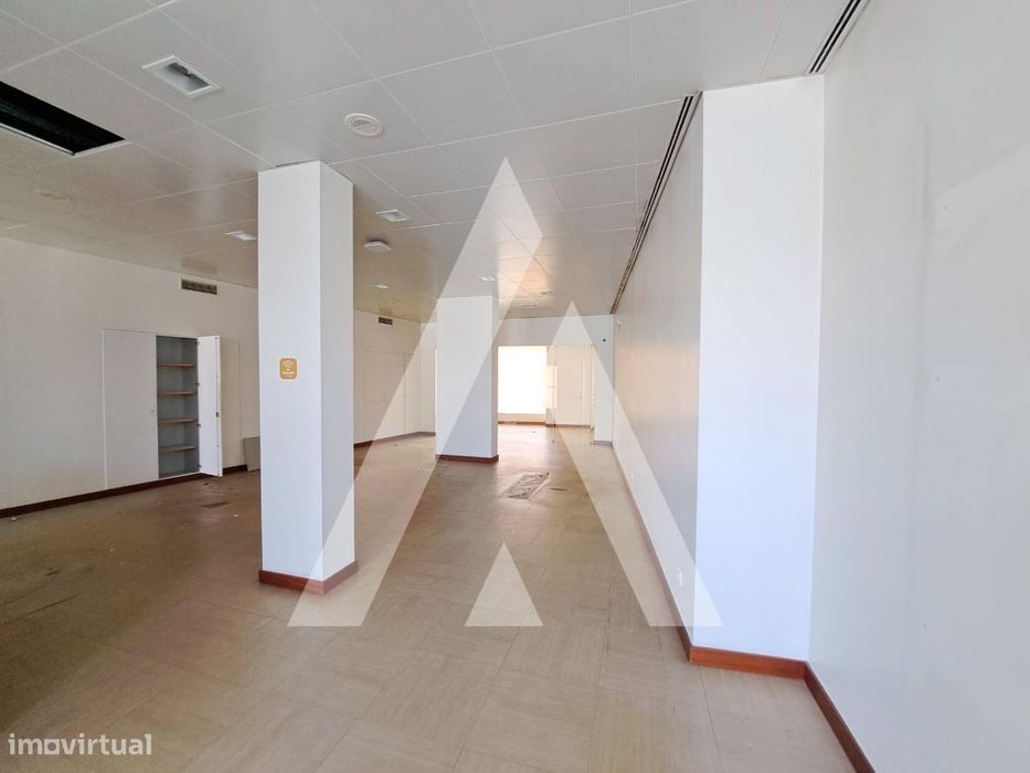 Store for rent, located in Aradas, Aveiro