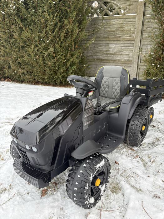 Traktor Titanium z przyczepą auto elektryczne dla dzieci