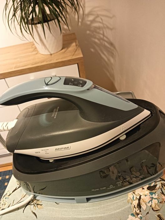 Żelazko ze stacją parową MPM