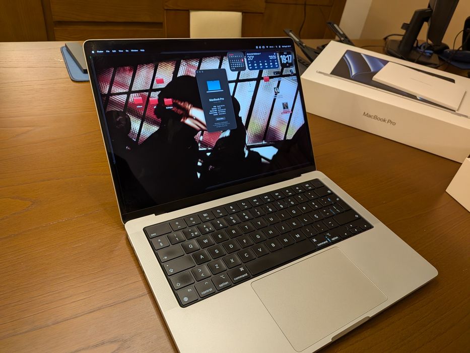 Macbook Pro M2 Pro 14" 512gb & 16gb RAM prateado