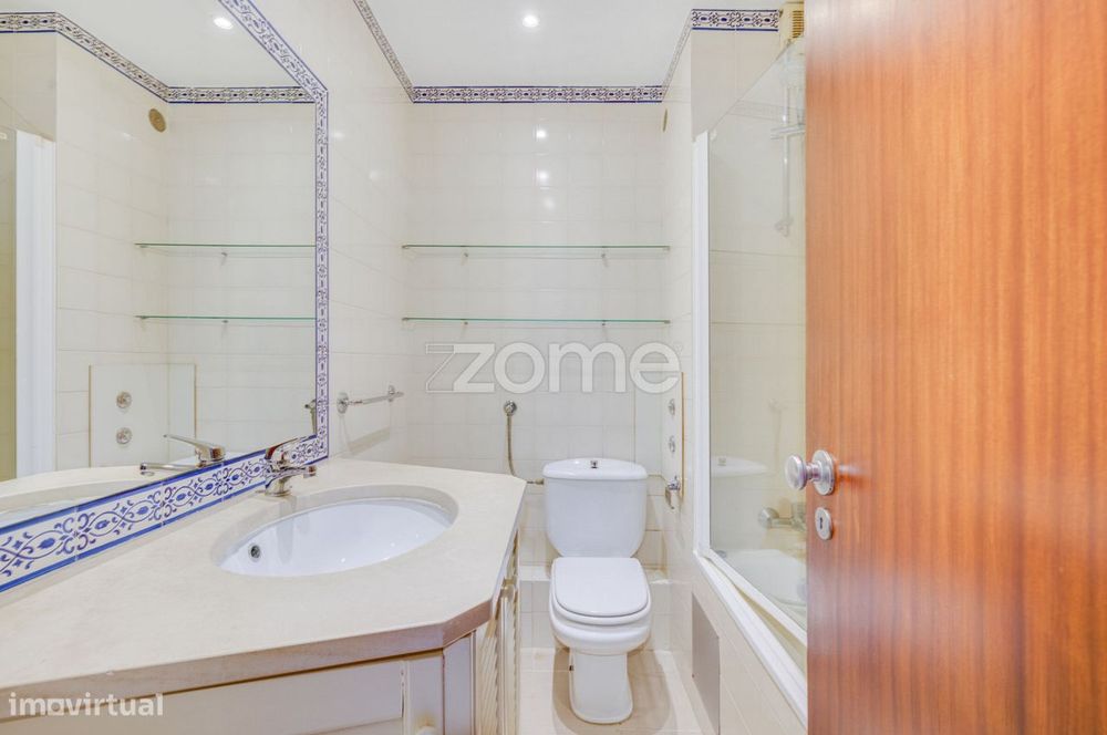 Apartamento T2 com Garagem para Arrendamento - Metro do Campo Grande