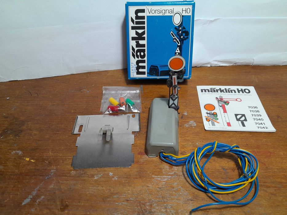 Sinal Avançado, 7038 Marklin H0 de três posições.