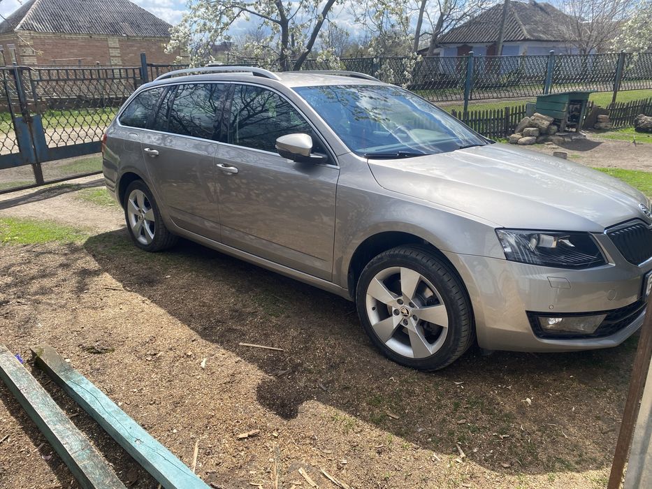 Продам автомобіль сімейний