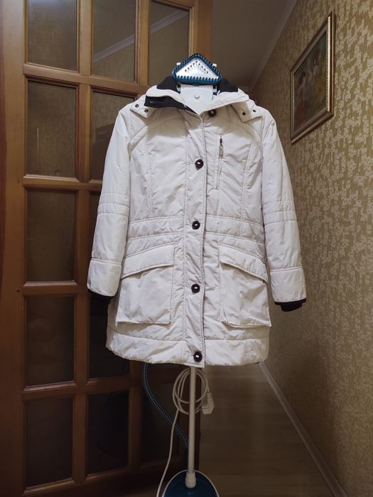 Куртка женская балоньевая зимняя со съемным капюшоном