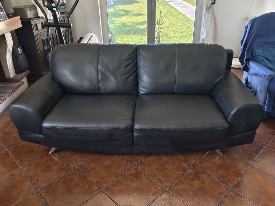 Sofá de cabedal (sintético) preto
