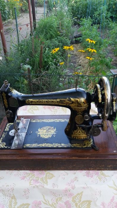 Швейная машинка Зингер