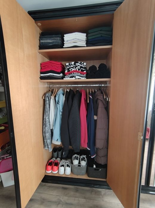 Duza szafa  3 drzwiowa  długość 3 m szerokość 60 cm