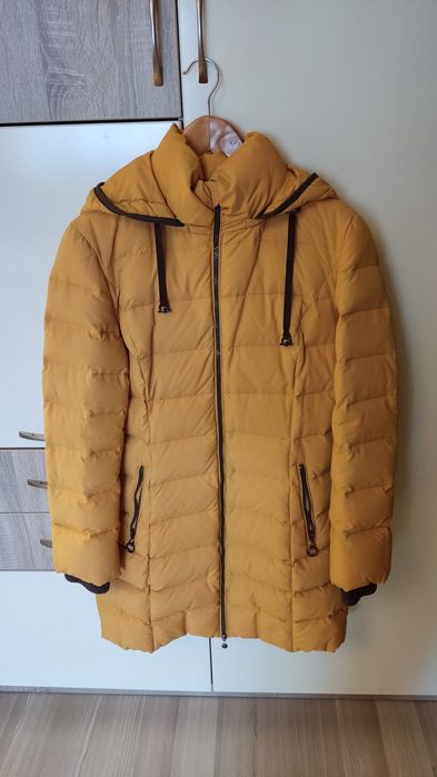 Пуховик жіночий.