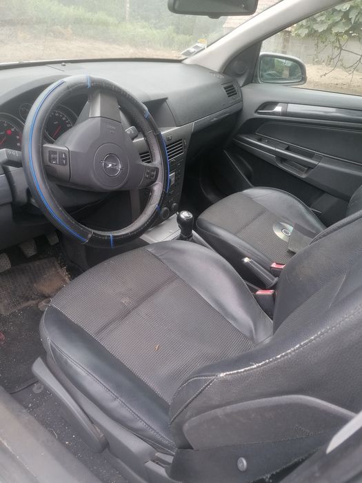 Opel Astra 1.4 gasolina foto 3