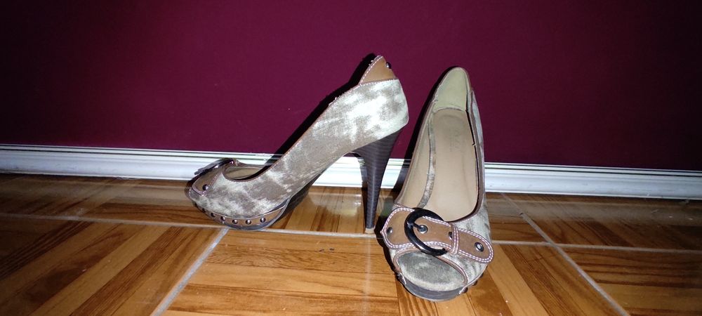 Sapatos variados