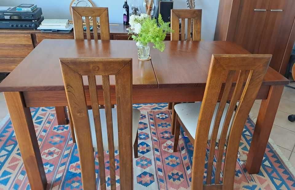 Mesa de sala e 4 cadeiras