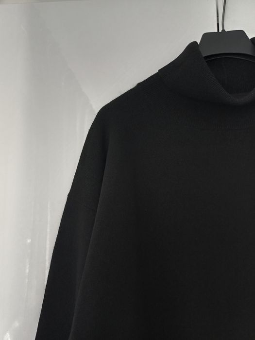 Massimo Dutti wełniany golf oversize czarny sweter z golfem wełna wiskoza kaszmir