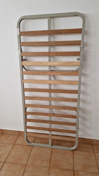 Dormida extra - Estrado com pés que recolhem 180x80