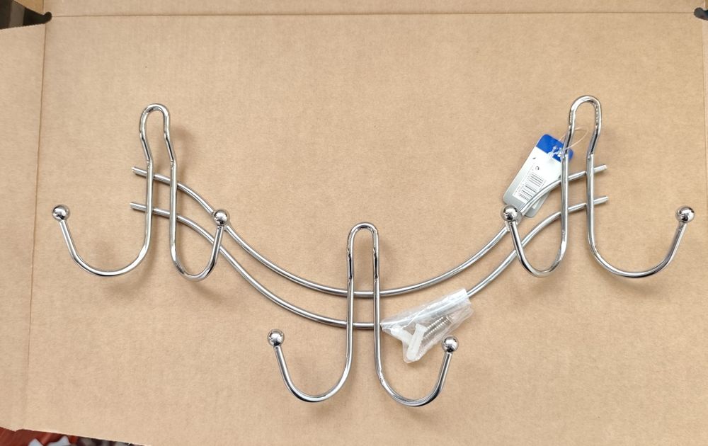 Вешалка металлическая