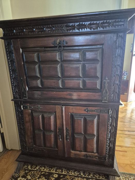 Movel de entrada que tambem pode ser usada em sala para bar