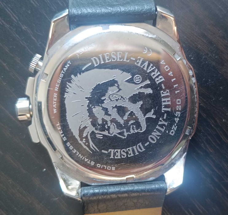 Relógio Diesel Mega Chief edição especial e rara World Time - Dz4320.