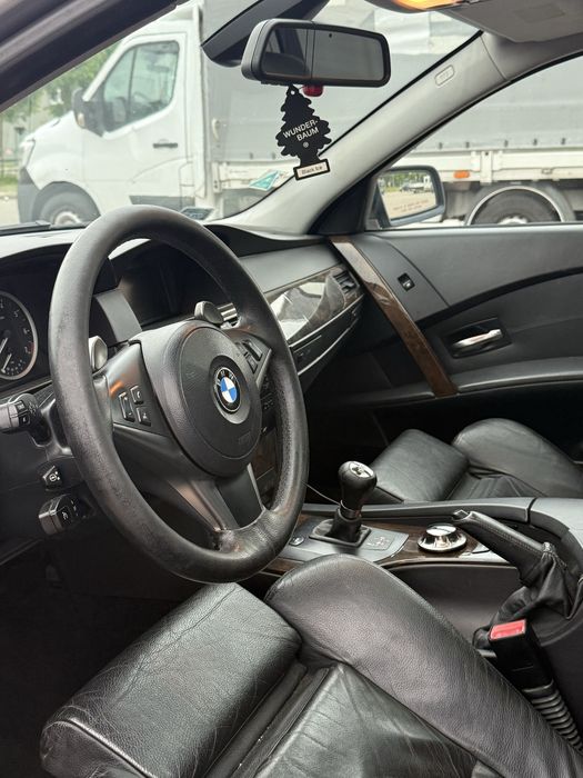 BMW E60 545i 4.4 v8