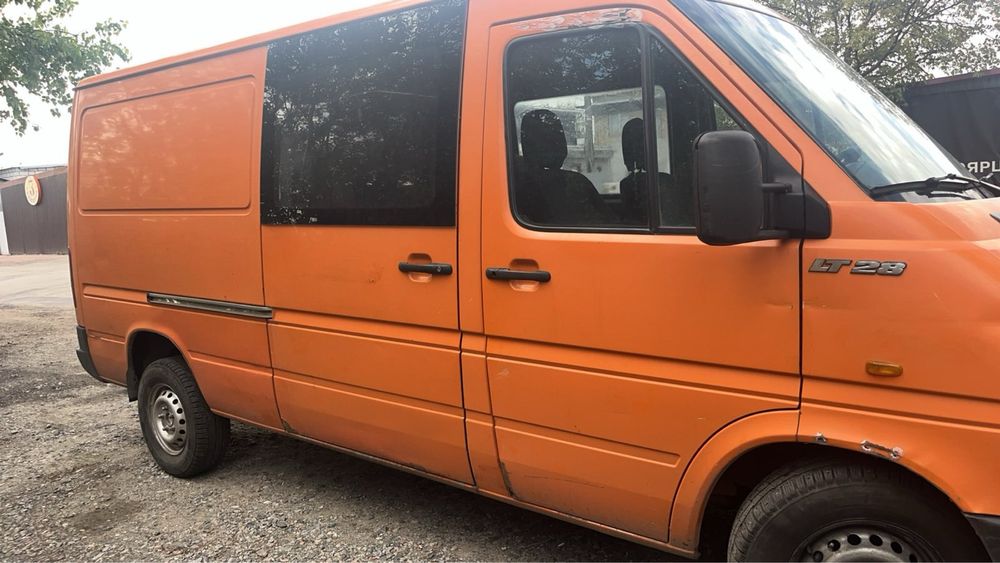 Вантажне перевезення бусом