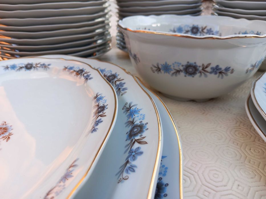 Serviço de Loiça Antiga p/ 12 pessoas (SP Coimbra, 1922) em Setúbal