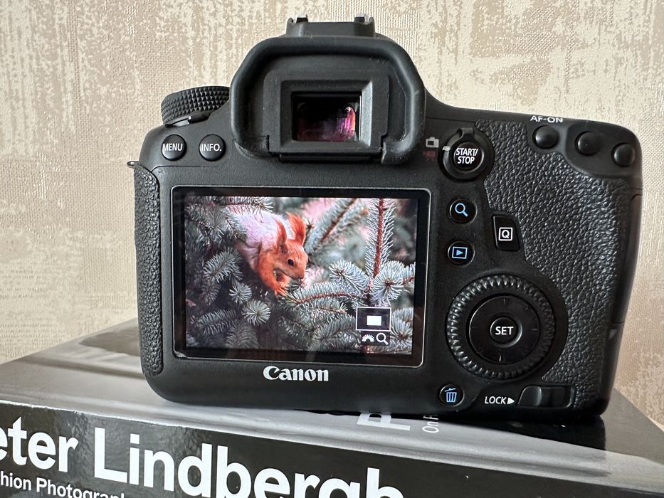 Canon 6 d повнокадрова дзеркалка