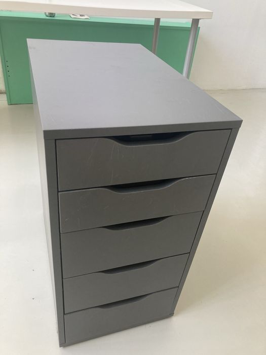 White laminate table + IKEA 5-drawer module64552763533443122