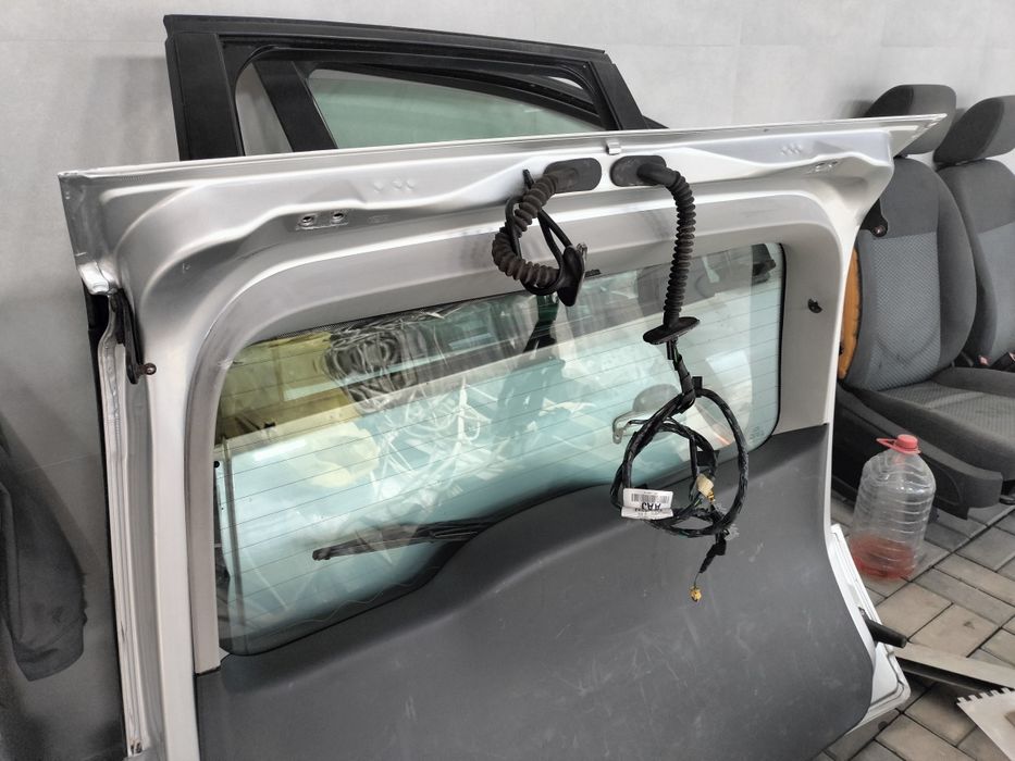 Кришка багажника Ford Focus C-Max