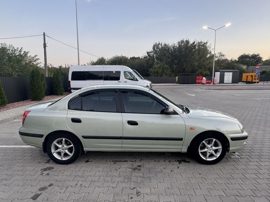 Hyundai Elantra 1.6 бензин