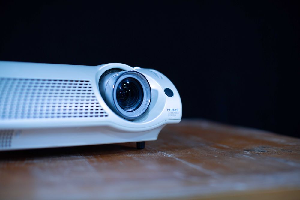 Hitachi PJ-TX10 3LCD Projector – Illumina63824714427905124