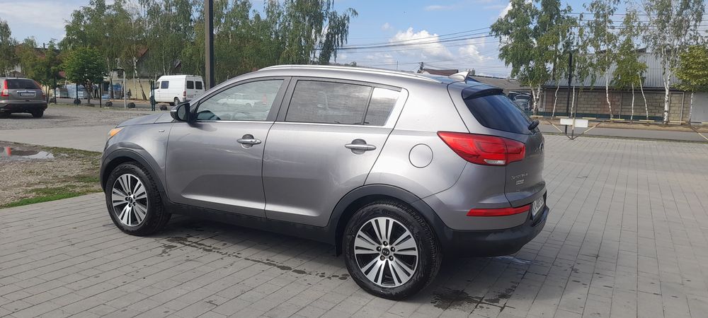 Продам Kia Sportage LX,  2.4,  2014 г.в.