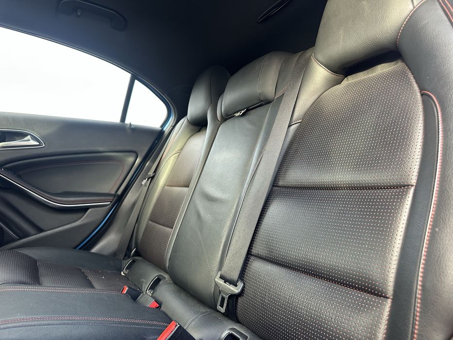 Mercedes-Benz A180 AMG Aceito Retoma