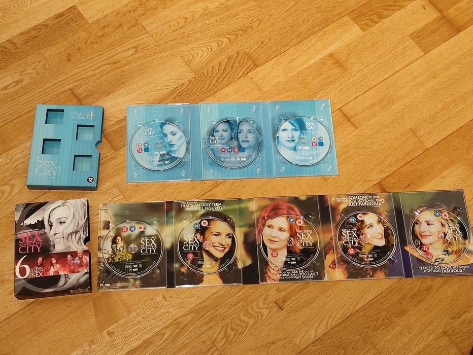 Vendo DVDs Sex & City 4 e 6