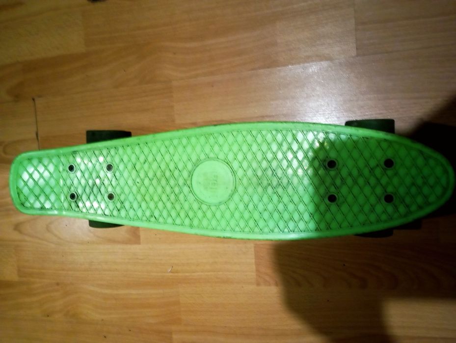 Скейтборд (Penny Board) зелёного цвета