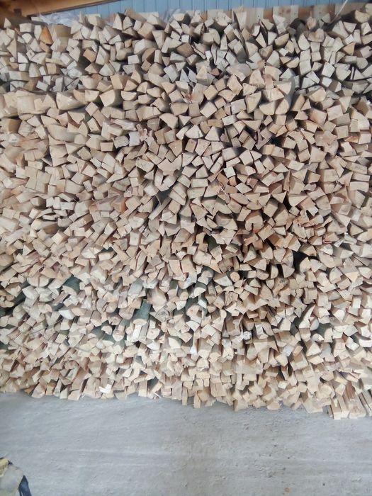 Сухі дрова бук .