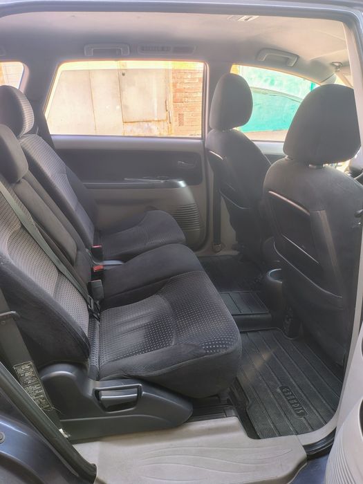 Mitsubishi grandis