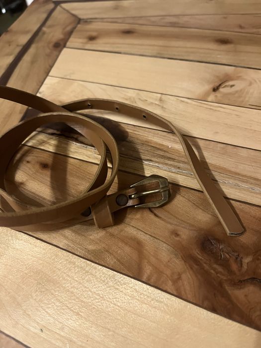 Pasek cienki brązowy