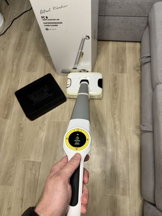Електрошвабра Karcher FC 8 Smart Signature Line