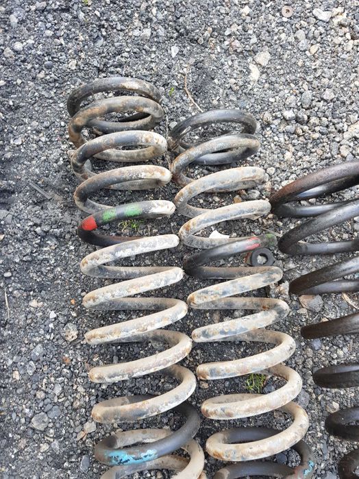 Sprężyny zawieszenia mercedes W123 kombi 2.8 TE