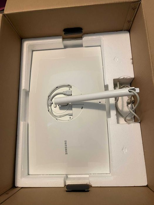 Samsung CH711 27" QHD Curvo - Peças