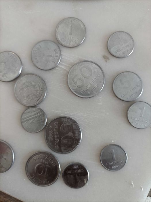 Vendo moedas brasil  cruzeiros e cruzados