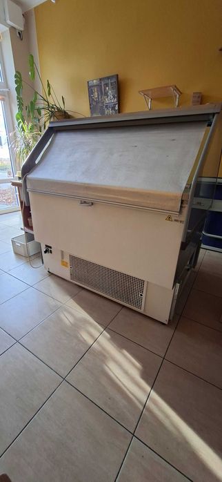 Lada witryna mroźnicza konserwator do lodów na 14 kuwet IGLOO ARIA