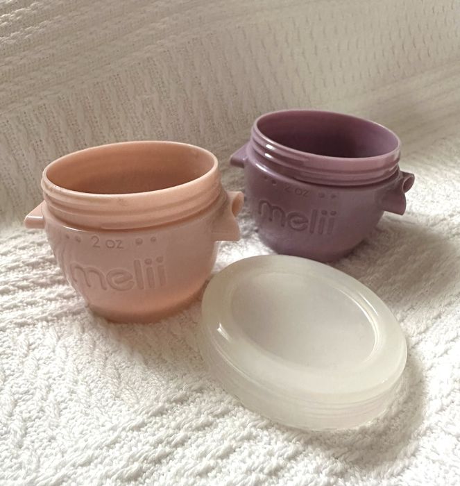 Набір контейнерів для зберігання.